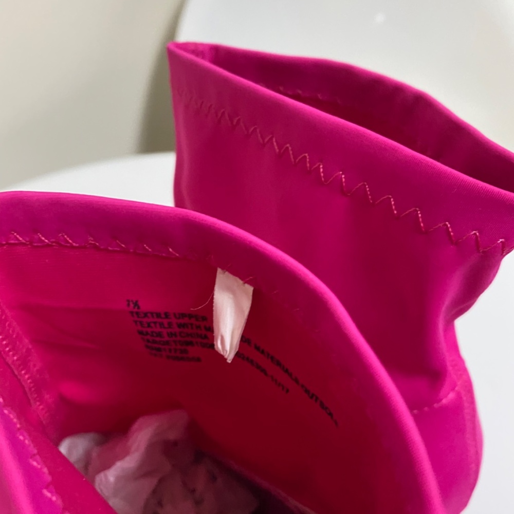 Pink boots heeled- gently used - Picture 4 of 6